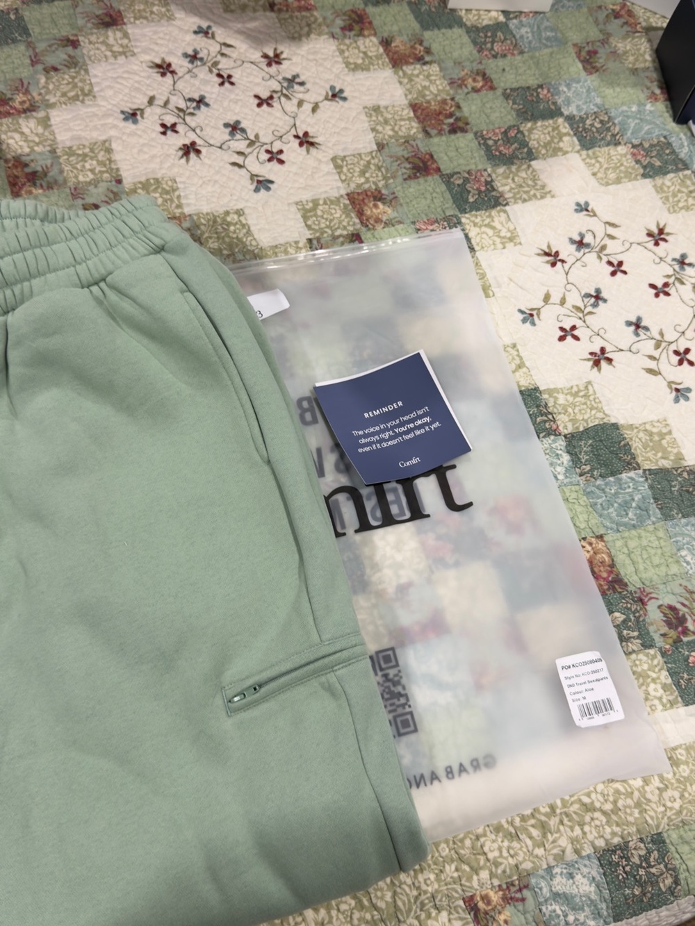 DND Travel Sweatpants Aloe